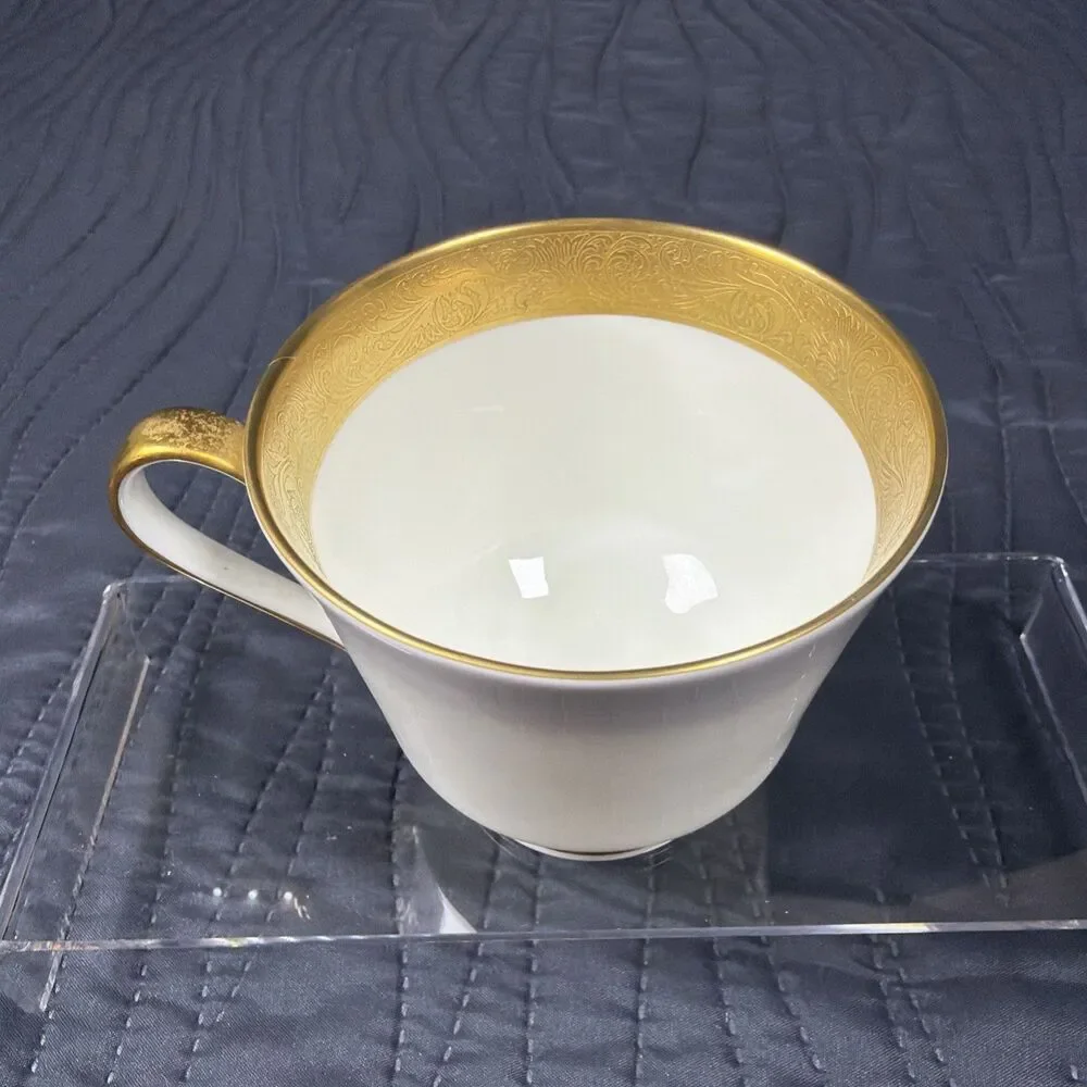 Mikasa Harrow Bone China Footed Cup Narumi Japan Gold Rim A1-129